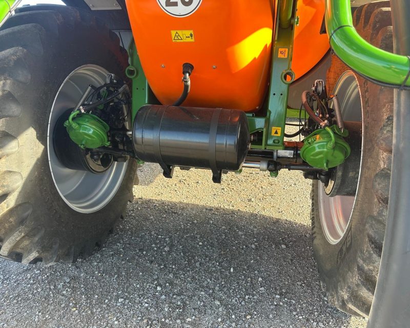 Amazone UX4201 Super Trailed Sprayer