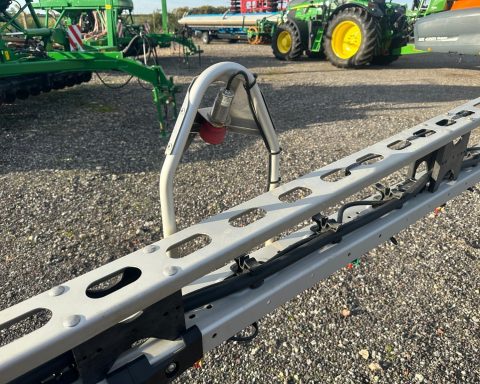 Amazone UX4201 Super Trailed Sprayer
