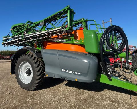 Amazone UX4201 Super Trailed Sprayer