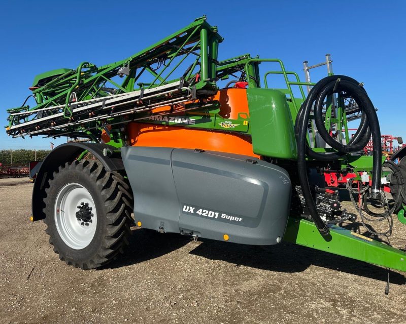 Amazone UX4201 Super Trailed Sprayer
