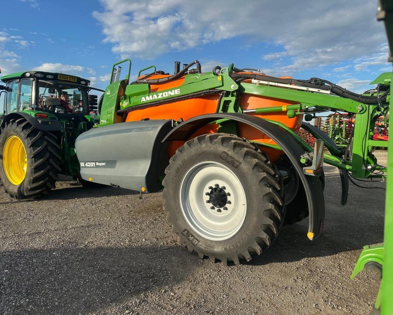 Amazone UX4201 Super Trailed Sprayer