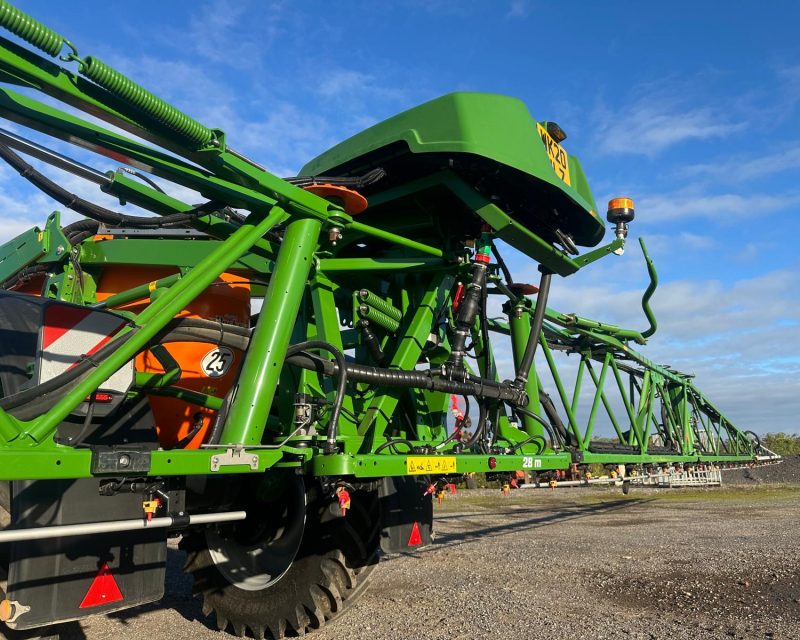Amazone UX4201 Super Trailed Sprayer