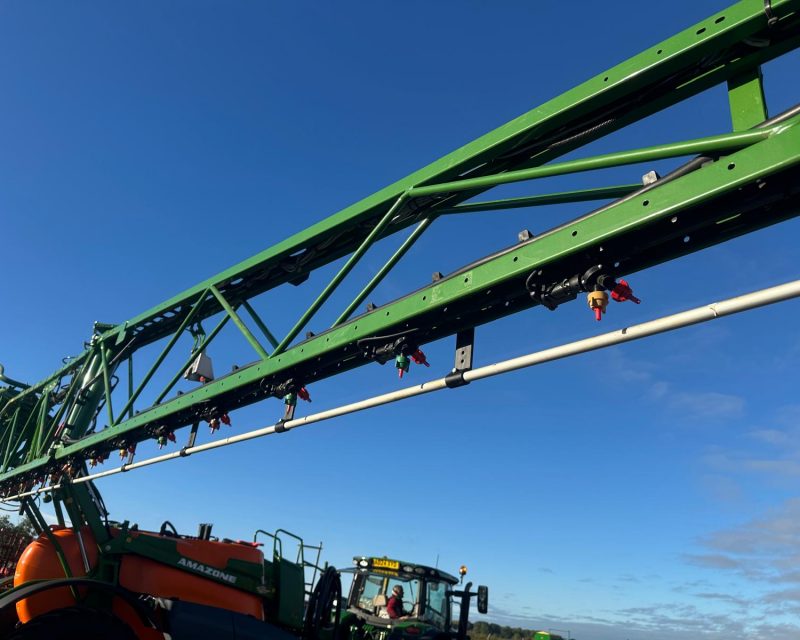 Amazone UX4201 Super Trailed Sprayer