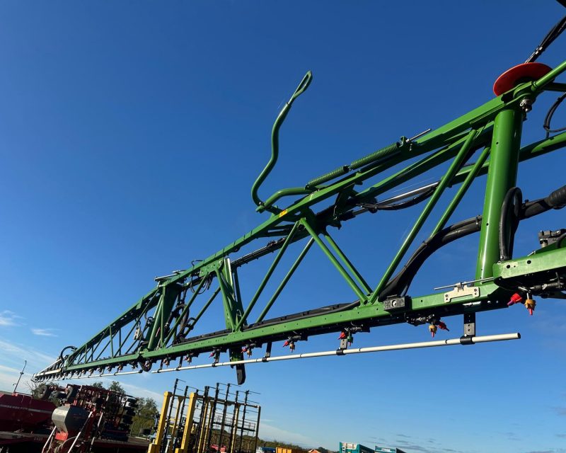 Amazone UX4201 Super Trailed Sprayer