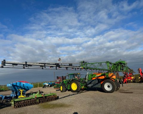 Amazone UX4201 Super Trailed Sprayer