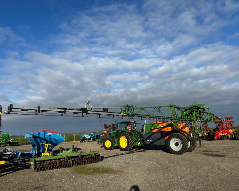 Amazone UX4201 Super Trailed Sprayer