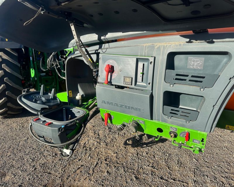 Amazone UX4201 Super Trailed Sprayer