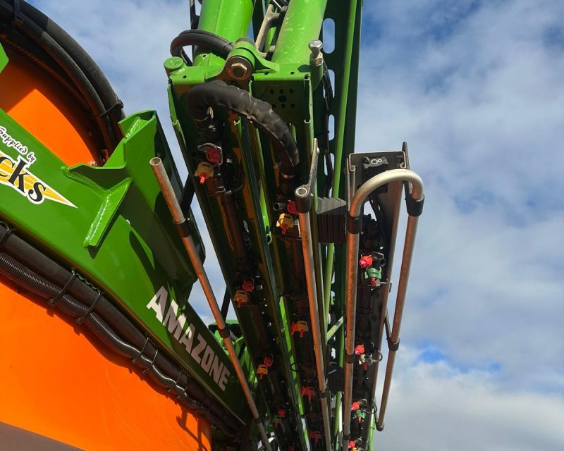 Amazone UX4201 Super Trailed Sprayer
