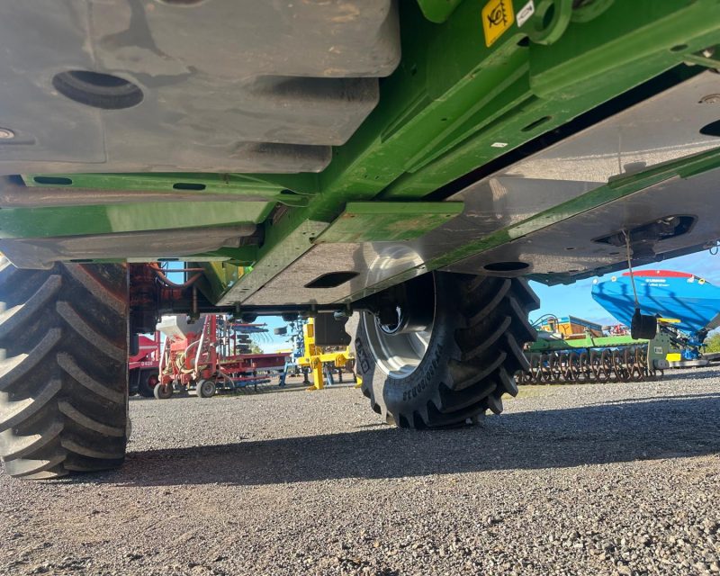 Amazone UX4201 Super Trailed Sprayer