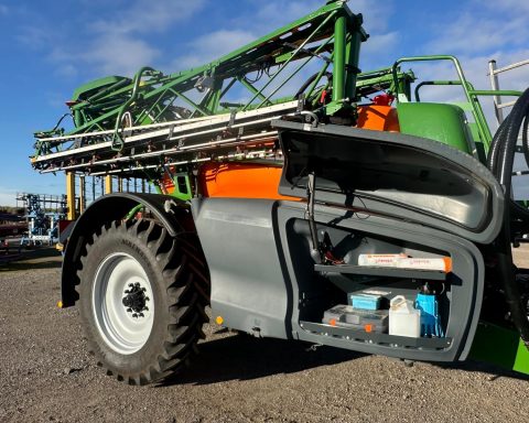 Amazone UX4201 Super Trailed Sprayer