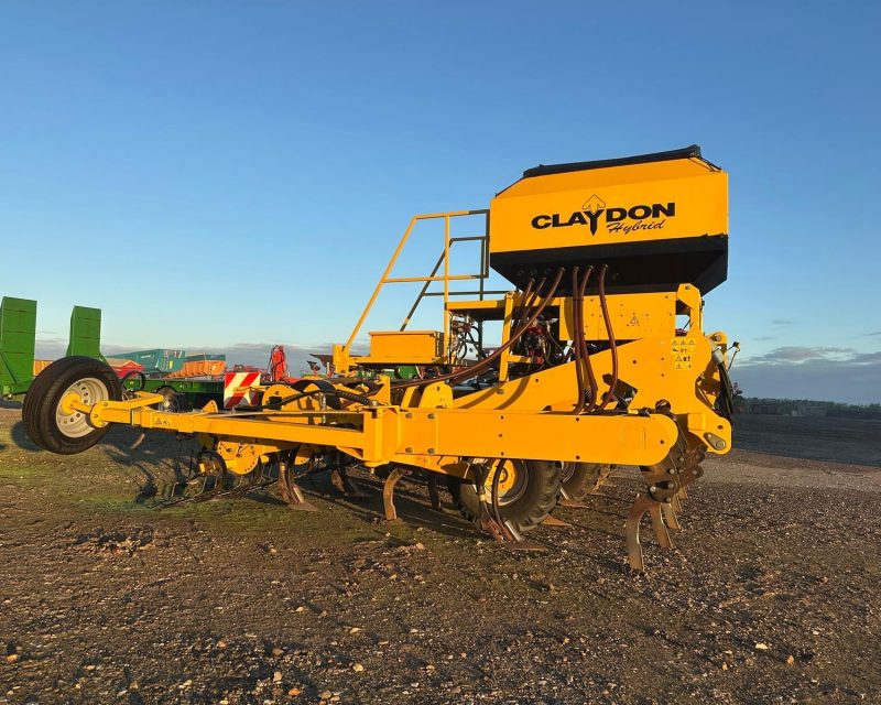 Claydon Hybrid 4m seed drill