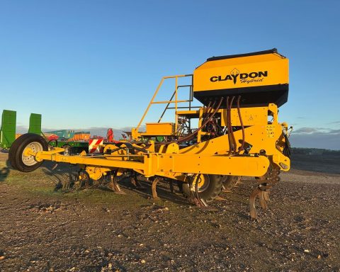 Claydon Hybrid 4m seed drill