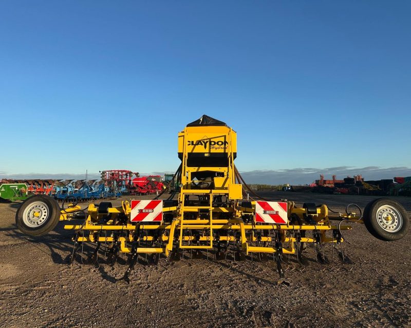 Claydon Hybrid 4m seed drill