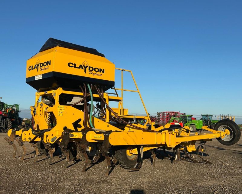 Claydon Hybrid 4m seed drill