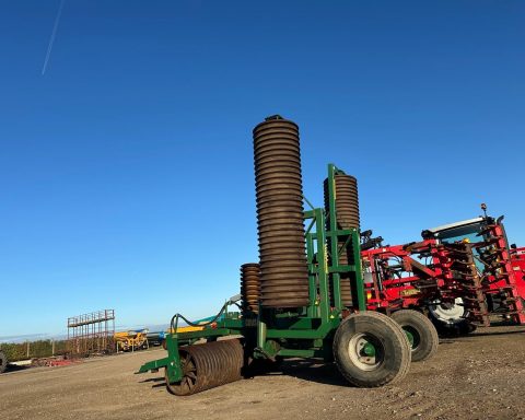 Cousins 7.32m Contour Cambridge Rolls