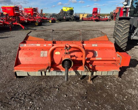 Kuhn BNG 270 flail topper