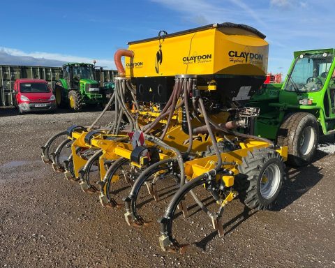 Claydon 4m Hybrid fertiliser drill