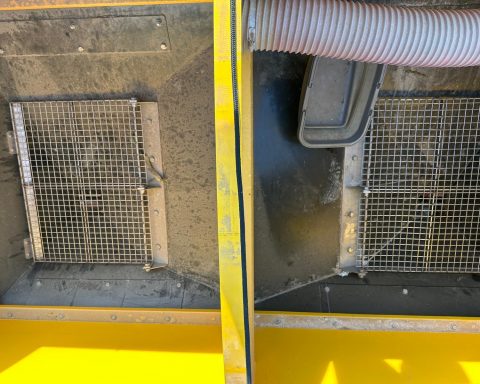 Claydon 4m Hybrid fertiliser drill