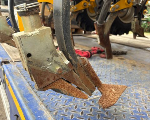 Claydon 4m Hybrid fertiliser drill