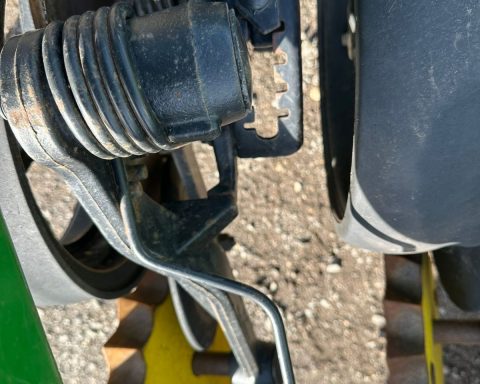 John Deere 750A 6m drill