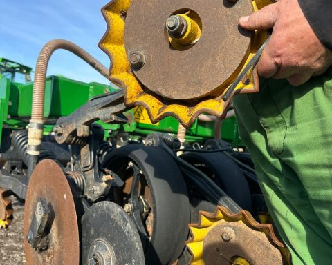 John Deere 750A 6m drill