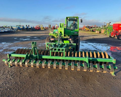 Cousins 4m rigid front press c/w razor rings & springboard levelling system