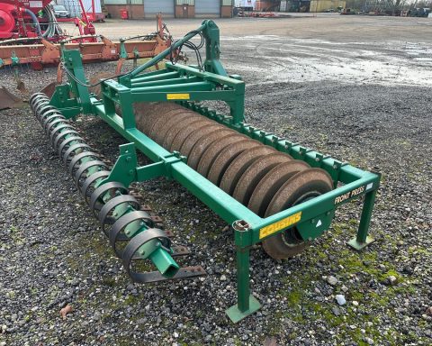 Cousins 4m rigid front press c/w razor rings & springboard levelling system