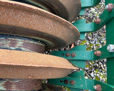 Cousins 4m rigid front press c/w razor rings & springboard levelling system