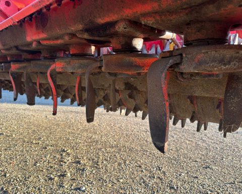 Kuhn 403D & Lely Polymat 4m