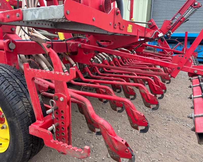 Kuhn 403D & Lely Polymat 4m