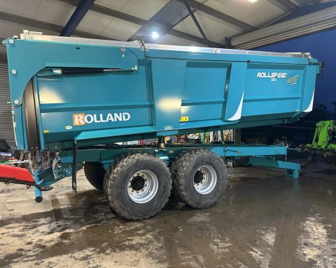 Rolland Roll-Easy hydraulic cover (video)