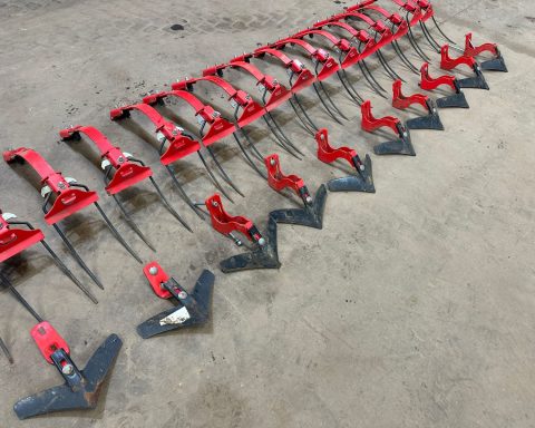 Vaderstad Spirit 6m drill following harrow kit