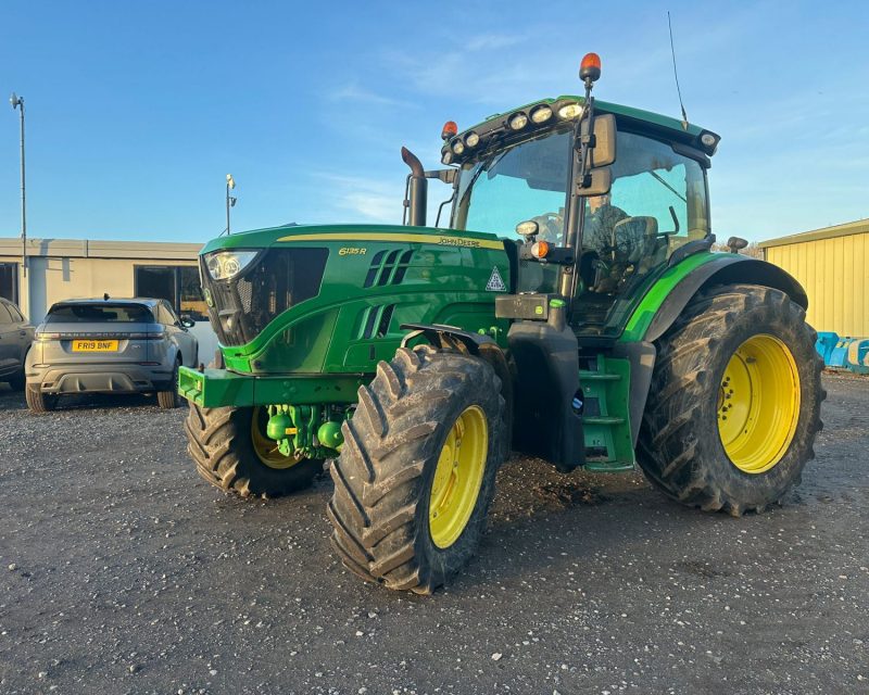 John Deere 6135R 4wd tractor