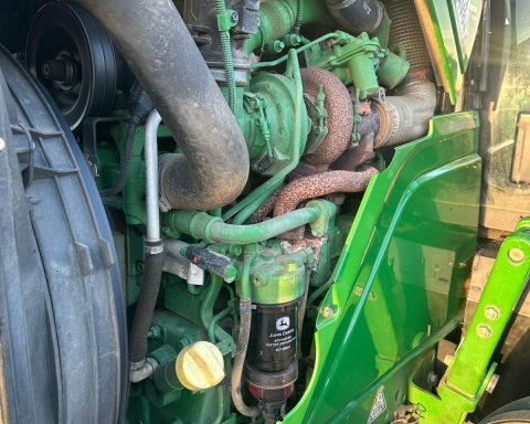 John Deere 6135R 4wd tractor