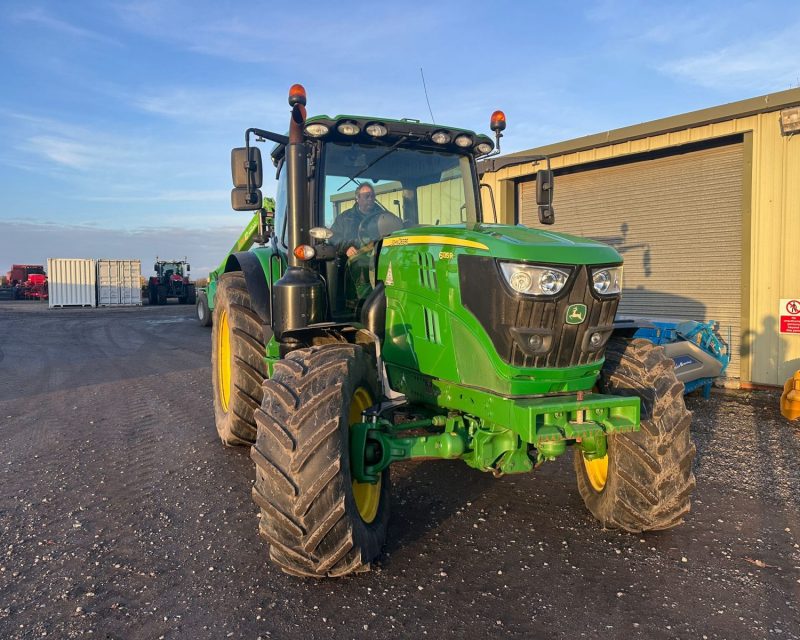 John Deere 6135R 4wd tractor