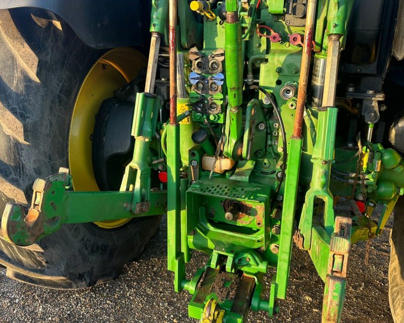 John Deere 6135R 4wd tractor