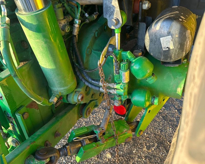 John Deere 6135R 4wd tractor