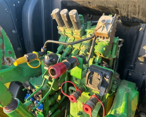 John Deere 6135R 4wd tractor