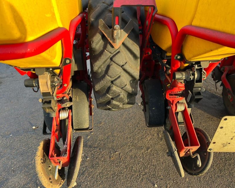 Vaderstad Tempo TPF 8 Seed Drill