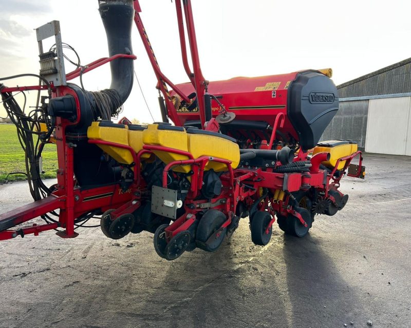 Vaderstad Tempo TPF 8 Seed Drill