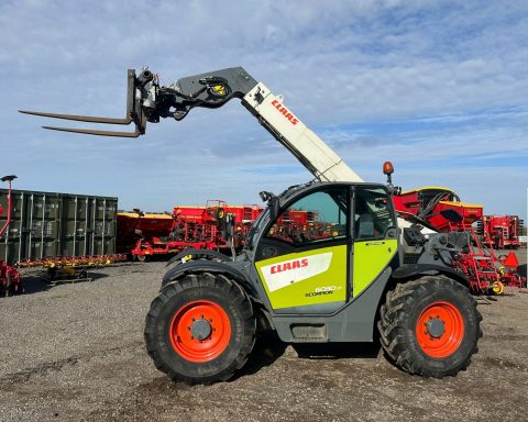 Claas Scorpion 6030 CP Varipower