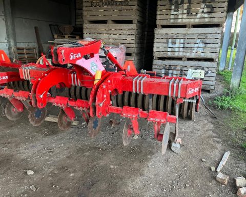 Heva Stealth 300 6 leg subsoiler