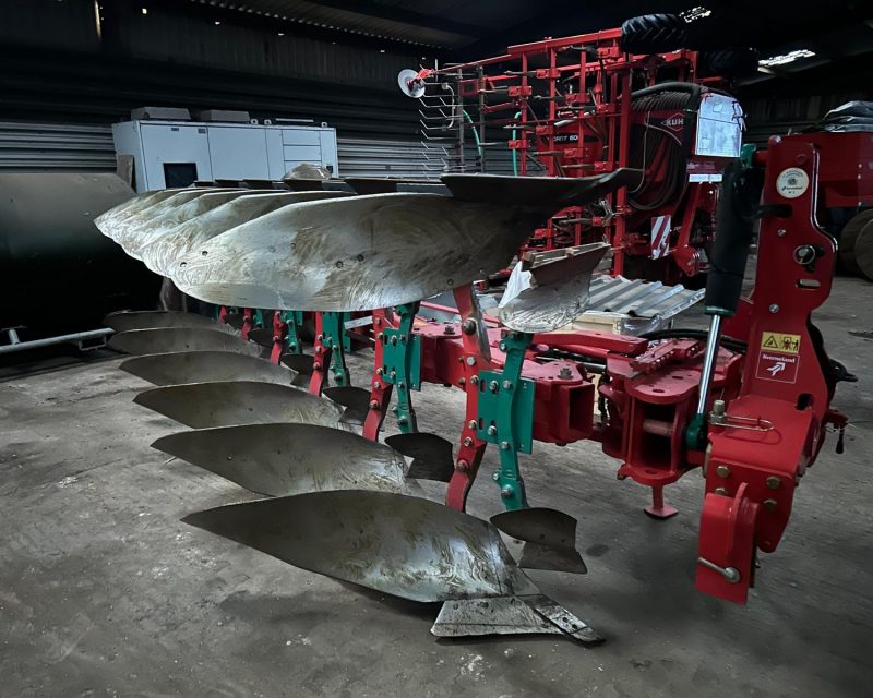 Kverneland KKLB 85-300 6f plough