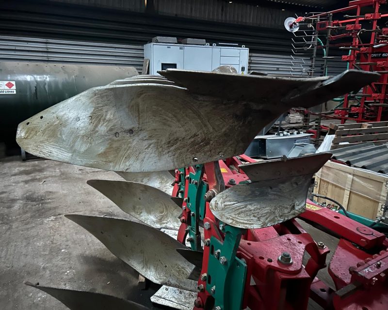 Kverneland KKLB 85-300 6f plough