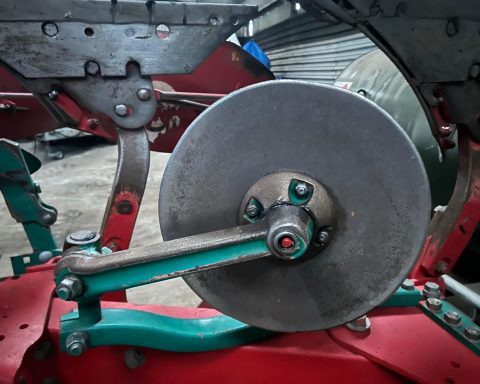 Kverneland KKLB 85-300 6f plough