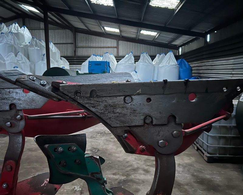 Kverneland KKLB 85-300 6f plough