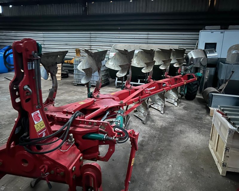 Kverneland KKLB 85-300 6f plough