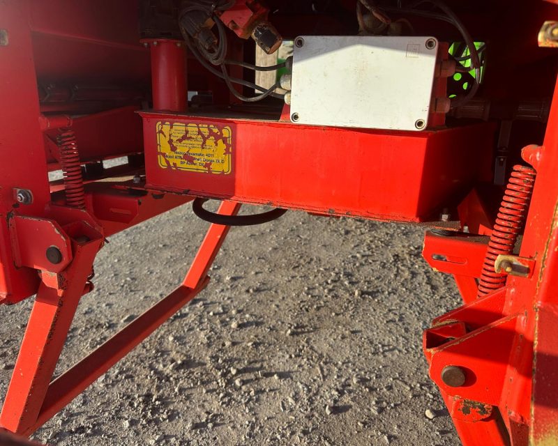 Kuhn Aero 2216 Boom Spreader