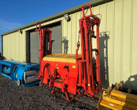 Kuhn Aero 2216 Boom Spreader