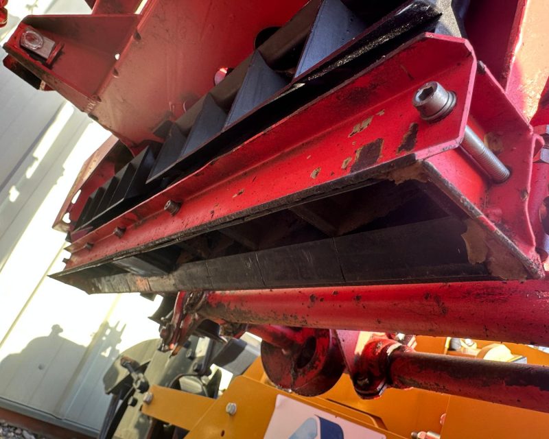 Kuhn Aero 2216 Boom Spreader